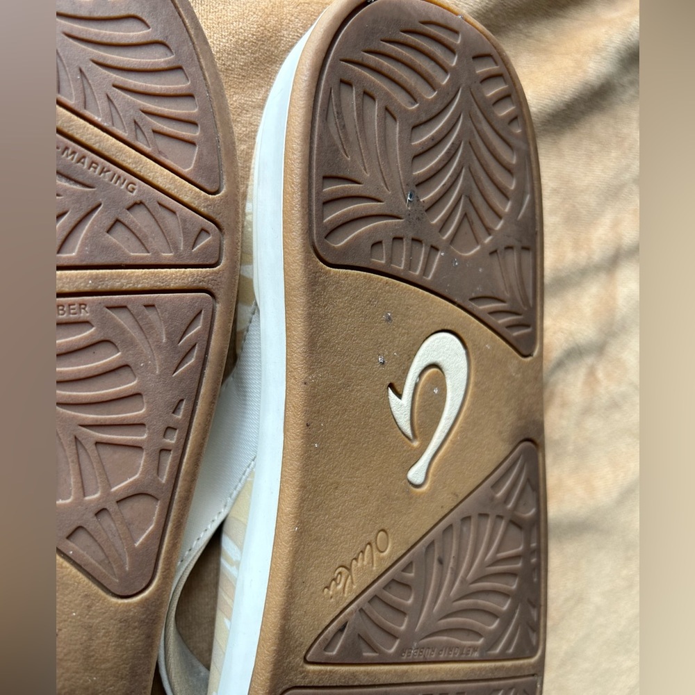 Olukai flip flops - Picture 4 of 7